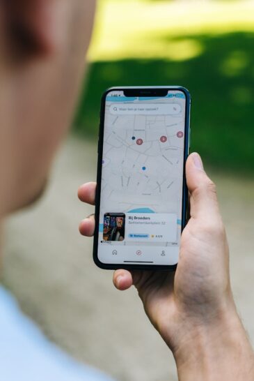 Ortsgebundene Zeiterfassung mit GPS-Verifizierung